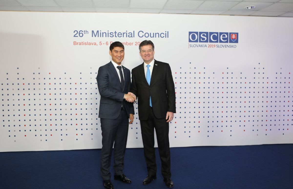 Министр Ч.Айдарбеков выступил на заседании СМИД ОБСЕ в Братиславе