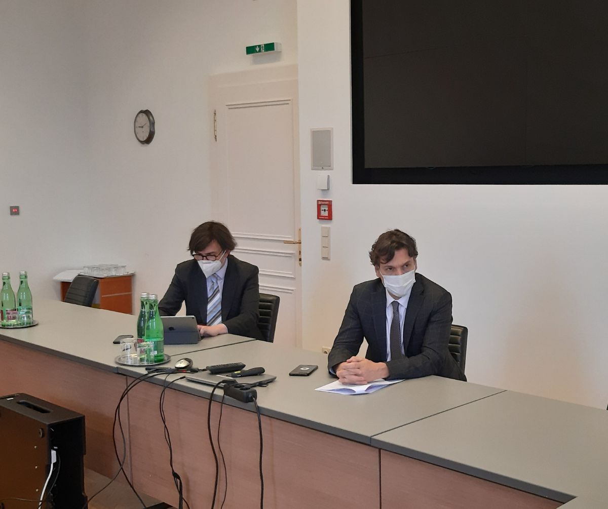 15 января т.г. в Вене состоялась встреча Постоянного представителя КР при ОБСЕ, Посла Бакыта Джусупова с вновь назначенным Директором БДИПЧ
ОБСЕ Маттео Мекаччи.