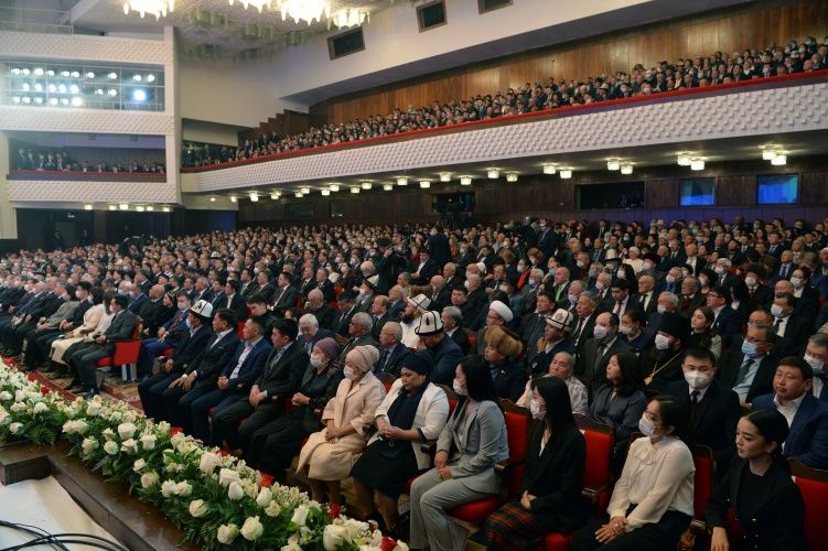 Kırgız Cumhuriyeti Cumhurbaşkanı Sadır Caparov'un Açılış Konuşması