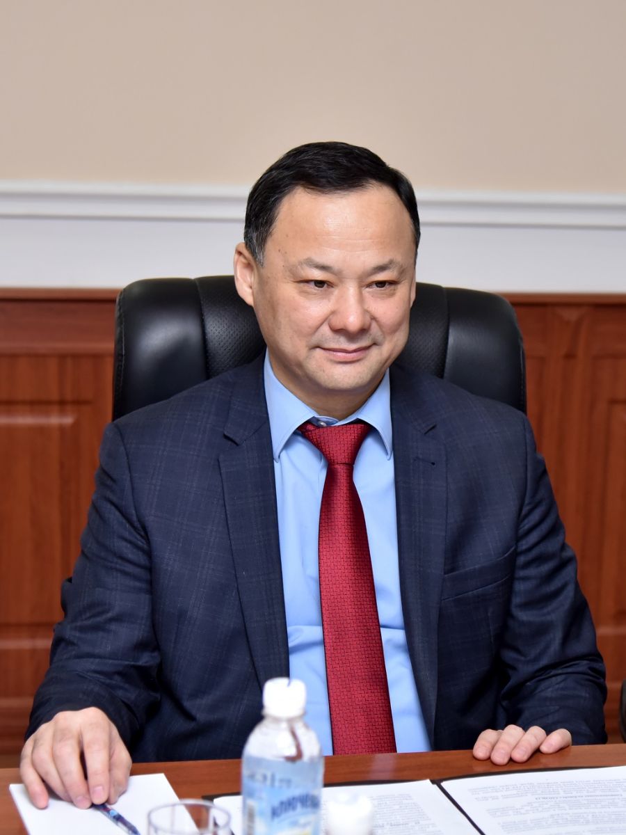 5 февраля т.г. Министр иностранных дел Кыргызской Республики Руслан Казакбаев принял Чрезвычайного и Полномочного Посла Китайской Народной Республики в Кыргызской Республике Ду Дэвэнь.