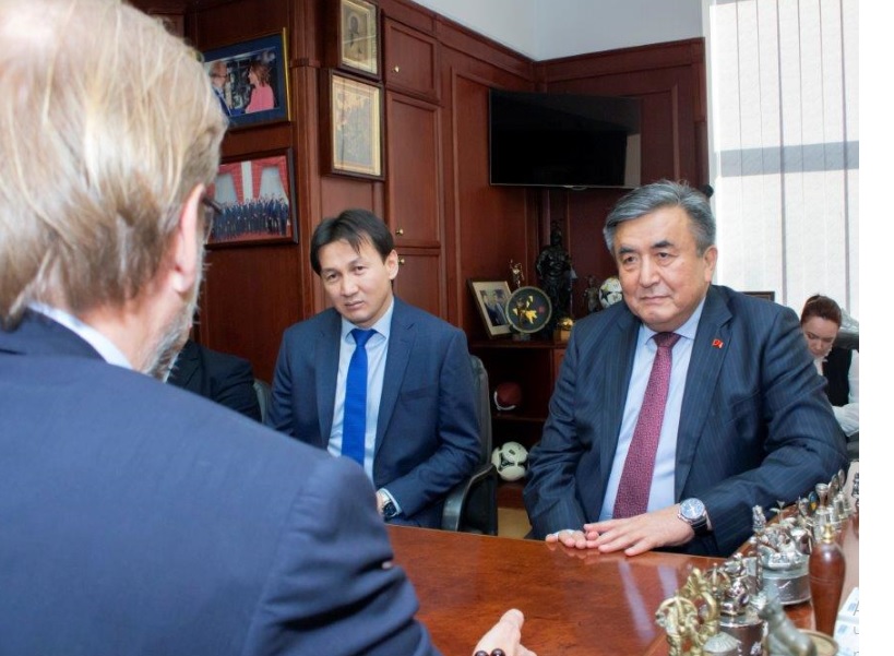 On February 7, 2019, the Ambassador Extraordinary and Plenipotentiary of the Kyrgyz Republic in Ukraine Zh.Sharipov met with the President of the Ukrainian Chamber of Commerce and Industry G. Chizhikov.