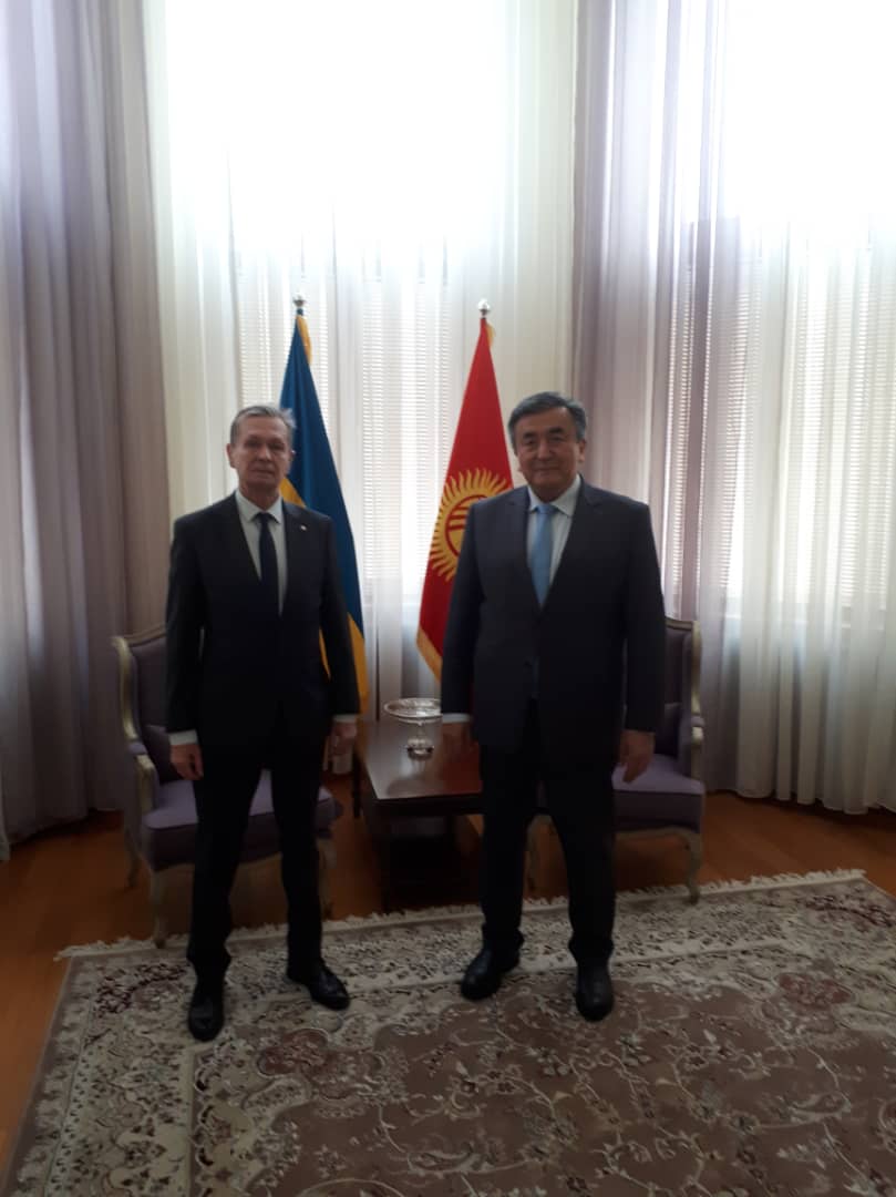 Ambassador Extraordinary and Plenipotentiary of the Kyrgyz Republic in Ukraine, Zh. Sharipov, met with the Secretary-General of the Ukrainian National Committee of the International Chamber of Commerce (ICC) V. Mikhailov.