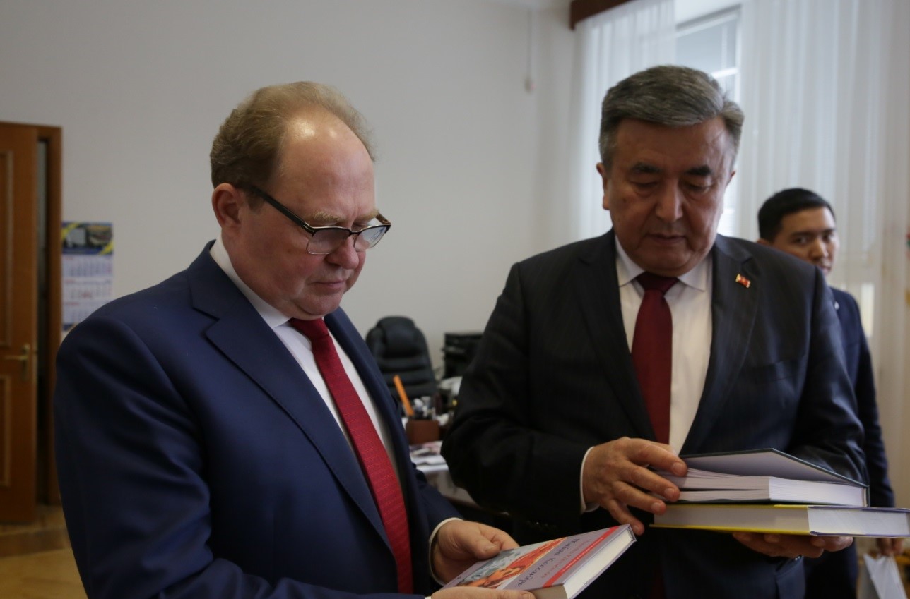 The Ambassador Extraordinary and Plenipotentiary of the Kyrgyz Republic in Ukraine Zhusupbek Sharipov visited the Kiev National University of Technology and Design.