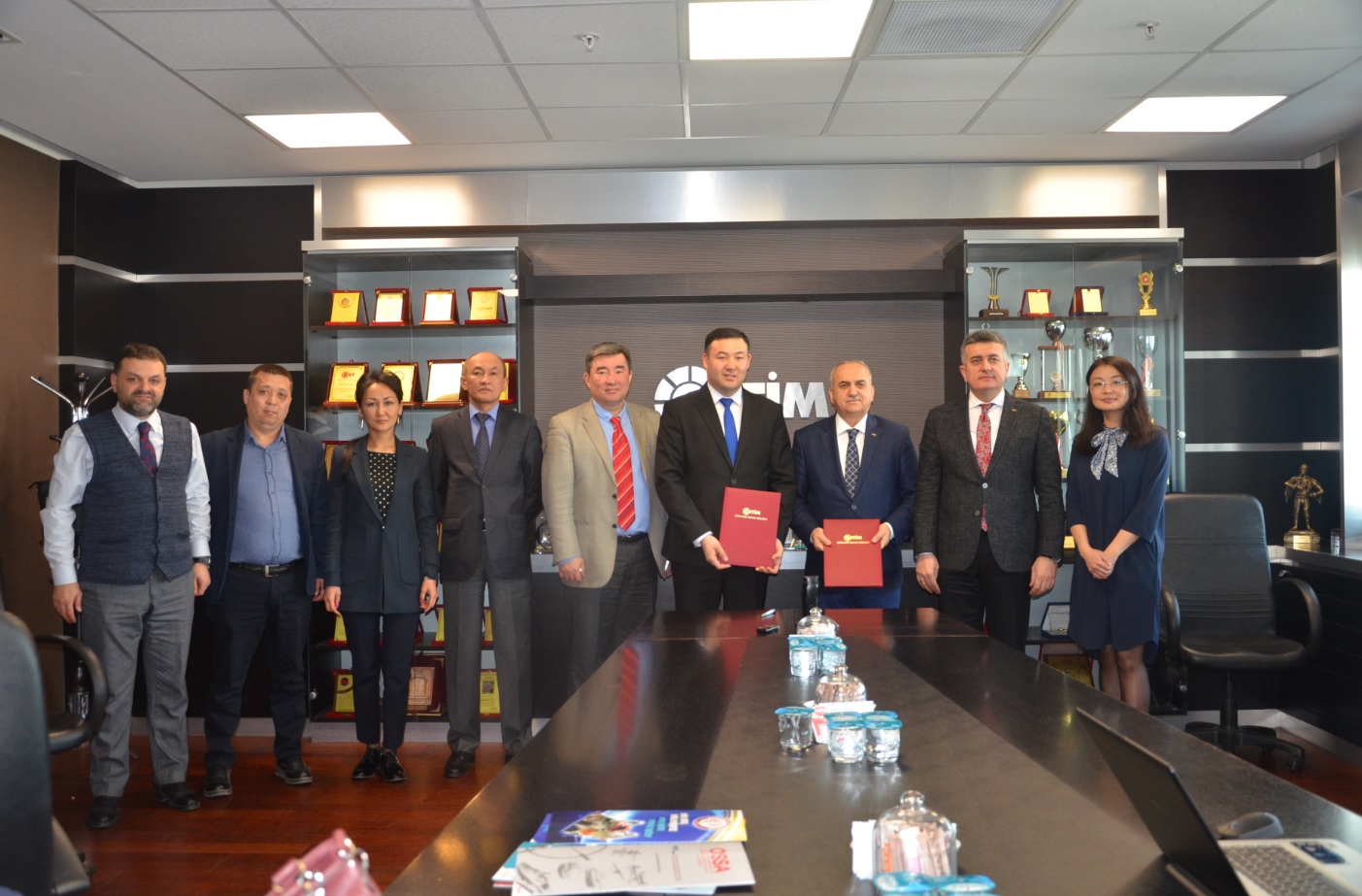 On February 21, 2019, with the assistance of the Embassy of the Kyrgyz Republic in Ankara, Director of the Investment Promotion and Protection Agency of the Kyrgyz Republic Shumkarbek Adilbek uulu visited Ankara. During the visit, Shumkarbek Adilbek uulu met with the Deputy Chairman of the Union of Chambers and Commodity Exchanges of Turkey Faik Yavuz and Chairman of the Board “OSTİM” Organized Industrial Region Orhan Aydın. 
During the meetings, issues of strengthening cooperation of the Kyrgyz Republic and the Republic of Turkey in the trade and economic sphere were discussed, and presentations on investment opportunities in the Kyrgyz Republic were presented. 
According to the results of the meeting of the Director of the Investment Promotion and Protection Agency of the Kyrgyz Republic Shumkarbek Adilbek uulu with the Deputy Chairman of the Union of Chambers and Commodity Exchanges of Turkey Faik Yavuz and Chairman of the Board “OSTİM” Organized Industrial Region Orhan Aydın has been signed the Memorandum of understanding. 
In addition, on February 20, 2019, an investment Roadshow was held in Istanbul city devoted to the promotion of investment opportunities of the Kyrgyz Republic and investment projects in agriculture and energy sectors at the Foreign Economic Relations Board of the Republic of Turkey (DEIK).
