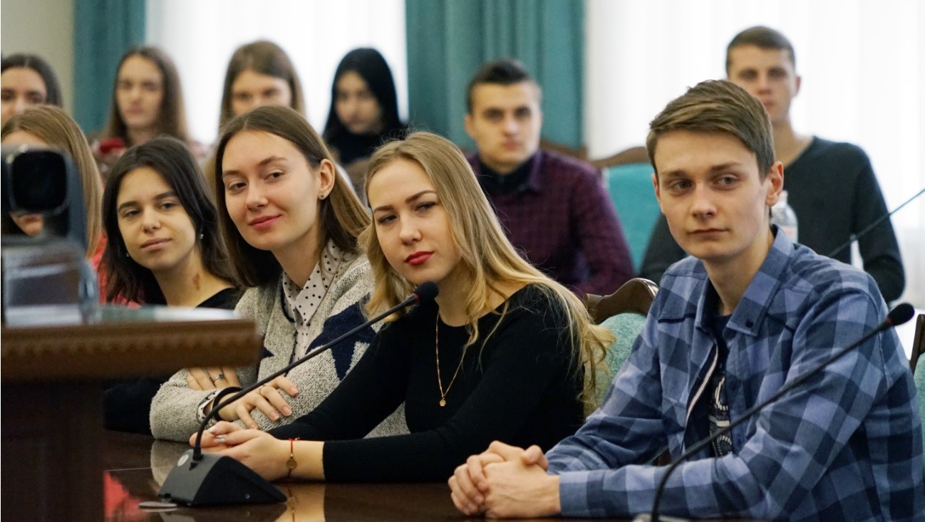 On the 27th of February, 2019 Extraordinary and Plenipotentiary Ambassador of the Kyrgyz Republic in Ukraine Zh. Sharipov delivered a lecture for students of the Faculty of International Relations and Journalism on the history of the formation of Kyrgyz statehood and its diplomacy, dedicated to the 75th anniversary of the Ministry Foreign Affairs of the Kyrgyz Republic.