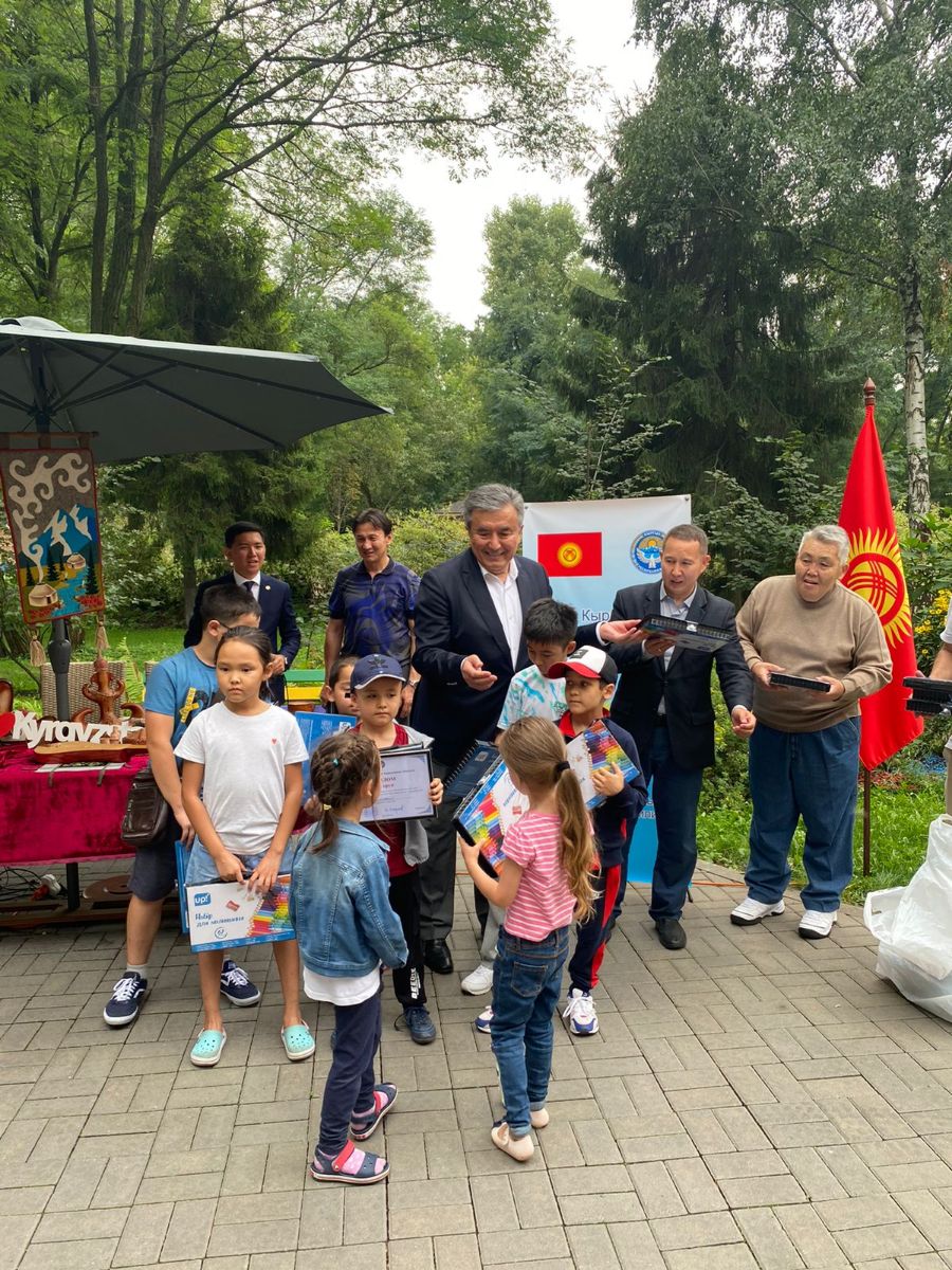 On the celebration of the 30th anniversary of the Independence of the Kyrgyz Republic, the Embassy of the Kyrgyz Republic in Ukraine, together with the diaspora in Kyiv, held sports competitions in mini-football, table tennis, national sports and various relay races with the participation of adults and children.