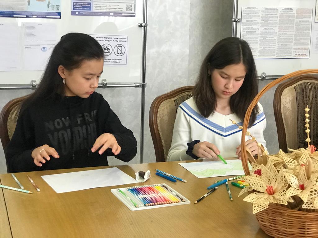 Кыргыз Республикасынын 30 жылдык Эгемендүүлүгүнө карата жаш өспүрүмдөр арасында өткөрүлгөн сүрөт конкурсу