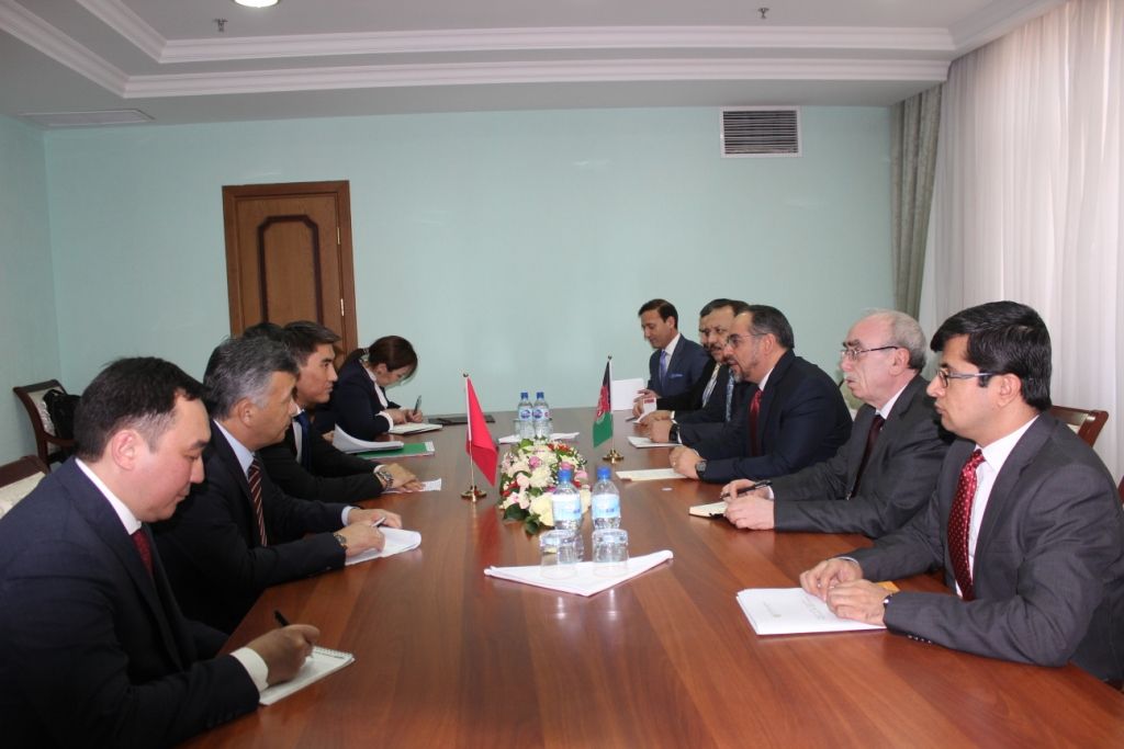 В г.Самарканд состоялись переговоры Министра иностранных дел КР Ч.Айдарбекова с Министром иностранных дел Афганистана С.Раббани	