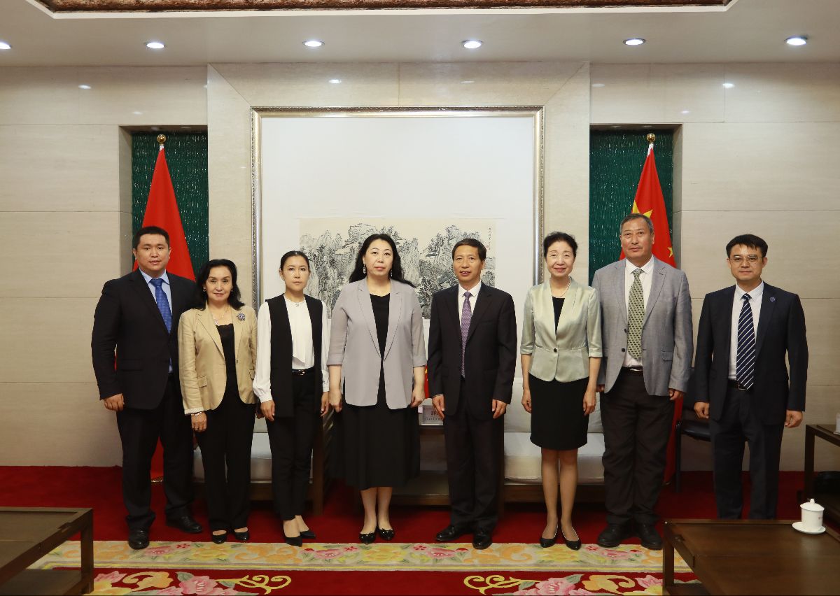 On September 8, 2021, the Ambassador of the Kyrgyz Republic to the People's Republic of China K.Baktygulova held a meeting with the rector of the Central University of Nationalities of China, Guo Guangshen.