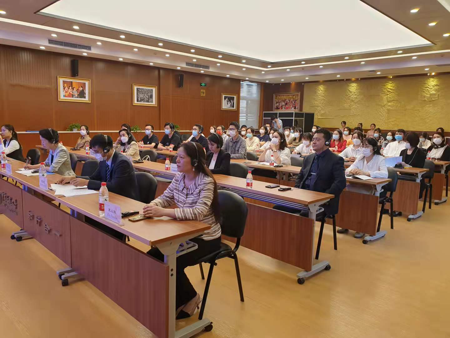 8 сентября 2021 года Посол Кыргызской Республики в КНР К.Бактыгулова провела встречу с ректором Центрального университета национальностей Китая Гуо Гуаншэнем.