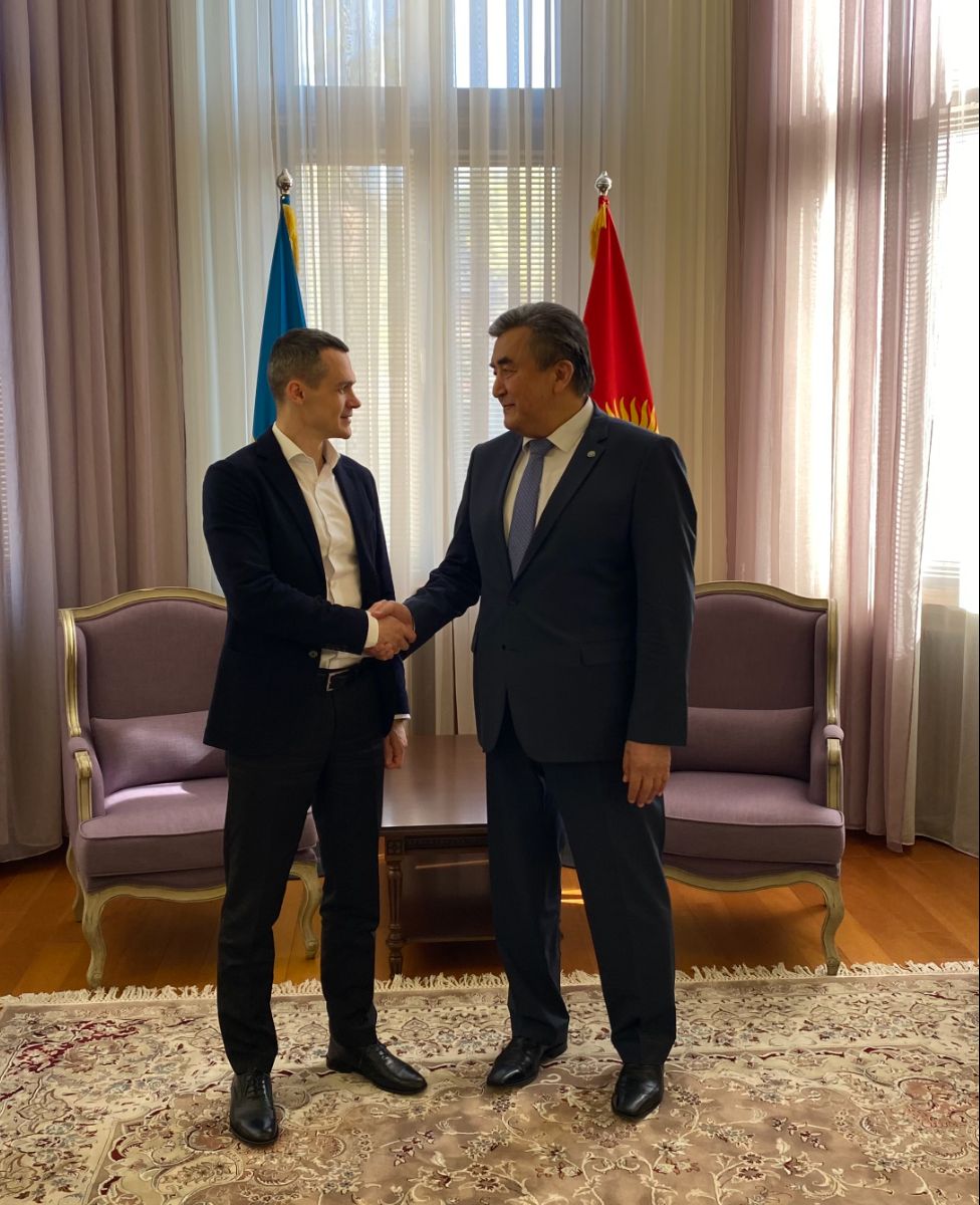 On October 6, 2021, Ambassador Extraordinary and Plenipotentiary of the Kyrgyz Republic to Ukraine Zh. Sharipov held a meeting with the Head of the Regulatory Service of Ukraine A. Kucher.