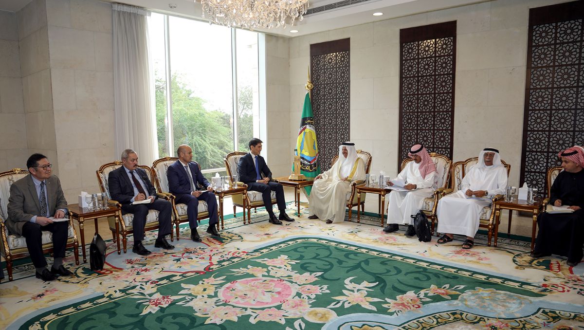 Minister of Foreign Affairs of the Kyrgyz Republic Ch. Aidarbekov met with the Secretary General of the Cooperation Council for Arab States of the Gulf Abdulatif bin Rashid Al-Zayani