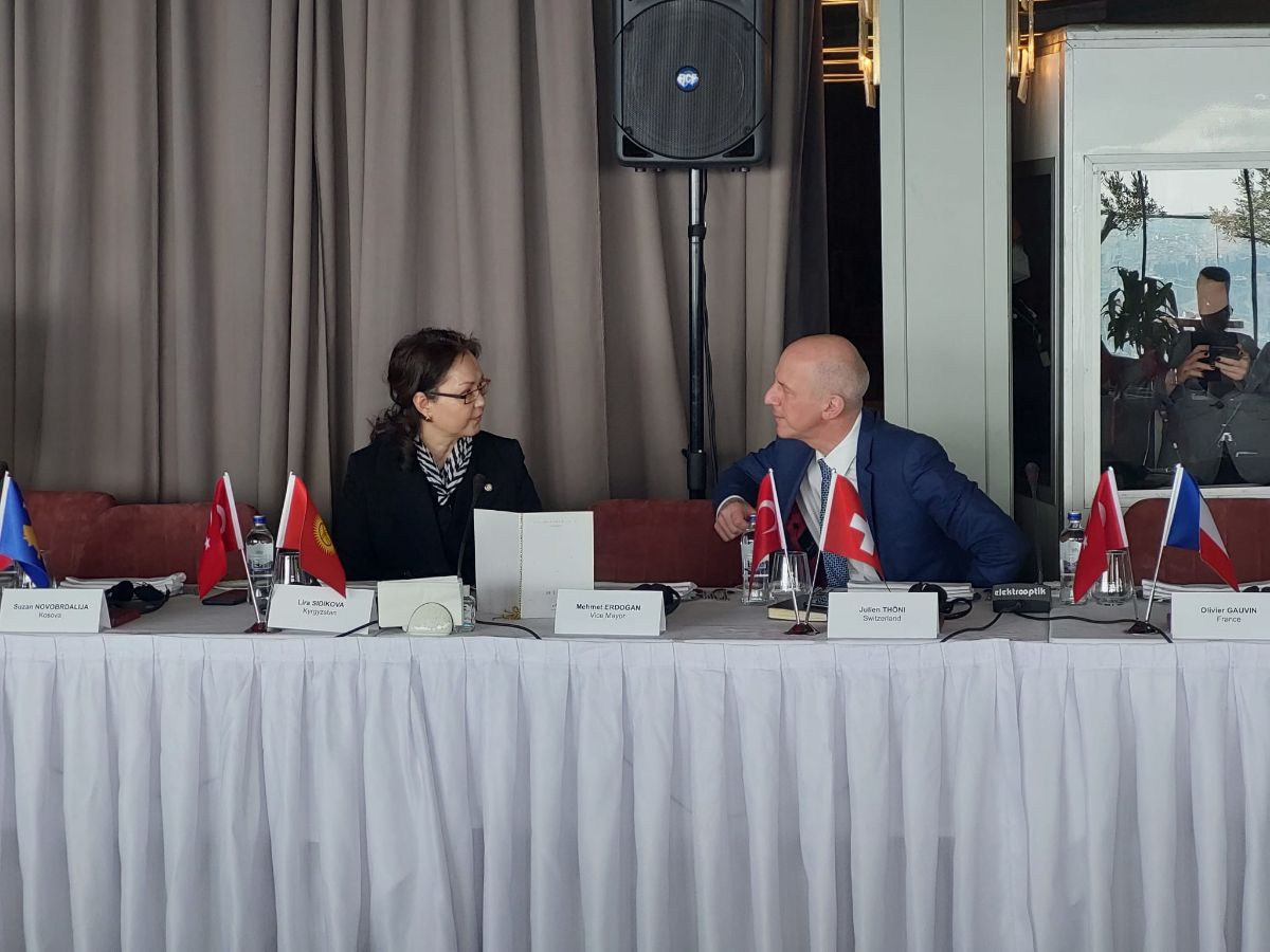 Сегодня, 29 марта 2022 г., состоялась встреча мэра муниципалитета «Бейоглу» г. Стамбул Хайдар Али Йылдыза с дипломатическим корпусом г. Стамбул, на которой приняла участие Генеральный консул Л. Сыдыкова.