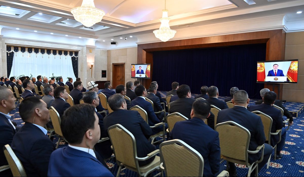 Президент Кыргызской Республики Садыр Жапаров сегодня, 4 апреля, объявил о подписании соглашения между Кабинетом Министров и компанией «Центерра Голд Инк.», разрешающего разногласия по управлению «Кумтор Голд Компани» (КГК).