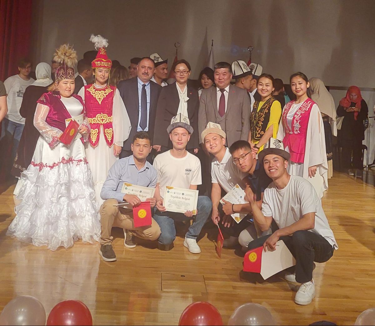 Генеральное консульство КР в г. Стамбул совместно со студентами Университета «Улудаг» 16-мая т.г. организовали культурное мероприятие «День продвижения Кыргызстана».