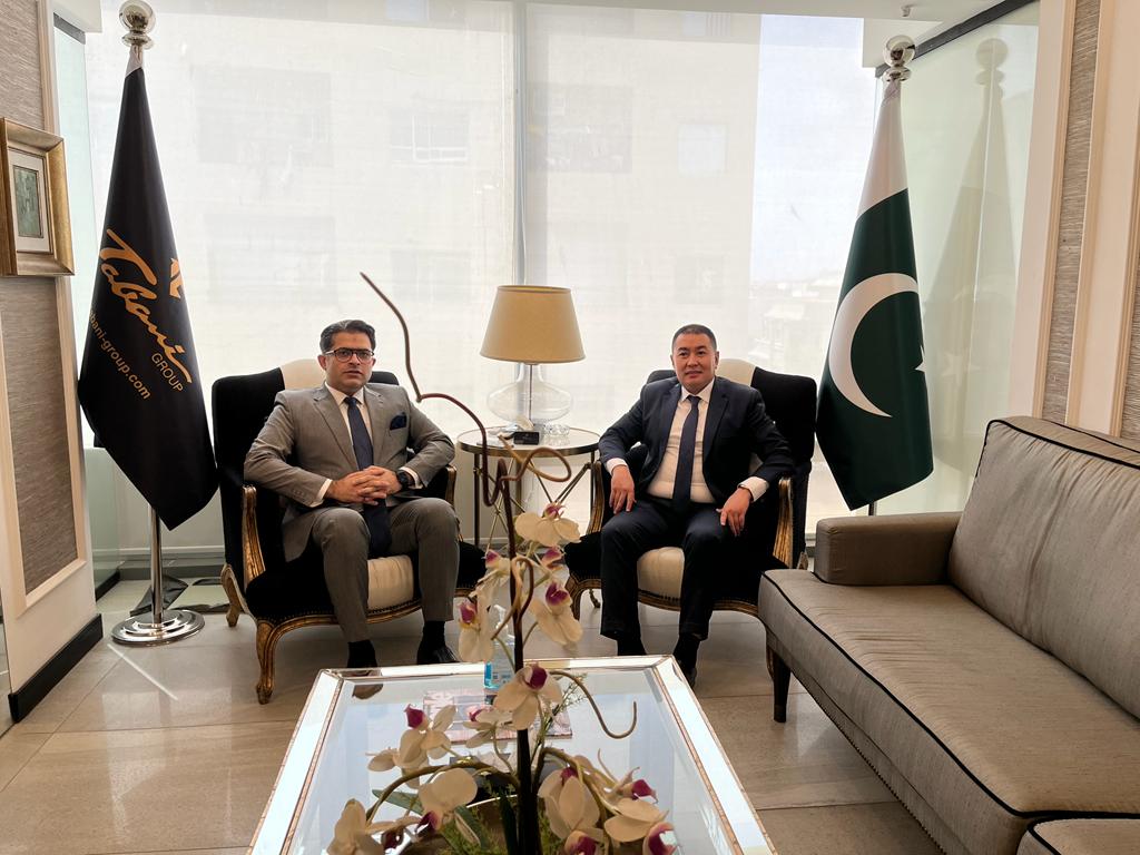 The Ambassador Extraordinary and Plenipotentiary of the Kyrgyz Republic to the Islamic Republic of Pakistan H.E. Mr. Ulanbek Totuiaev met with the Acting Governor of Sindh Province of the Islamic Republic of Pakistan Mr, Agha Siraj Durrani.