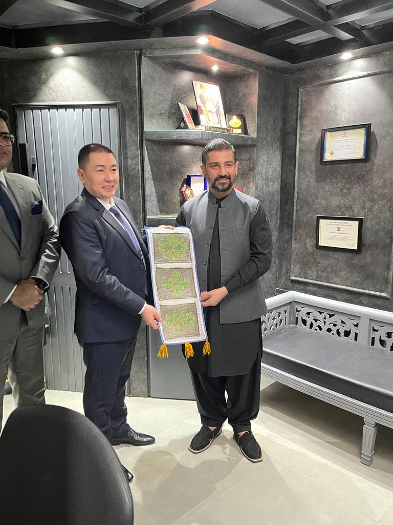 The Ambassador Extraordinary and Plenipotentiary of the Kyrgyz Republic to the Islamic Republic of Pakistan H.E. Mr. Ulanbek Totuiaev met with the Acting Governor of Sindh Province of the Islamic Republic of Pakistan Mr, Agha Siraj Durrani.
