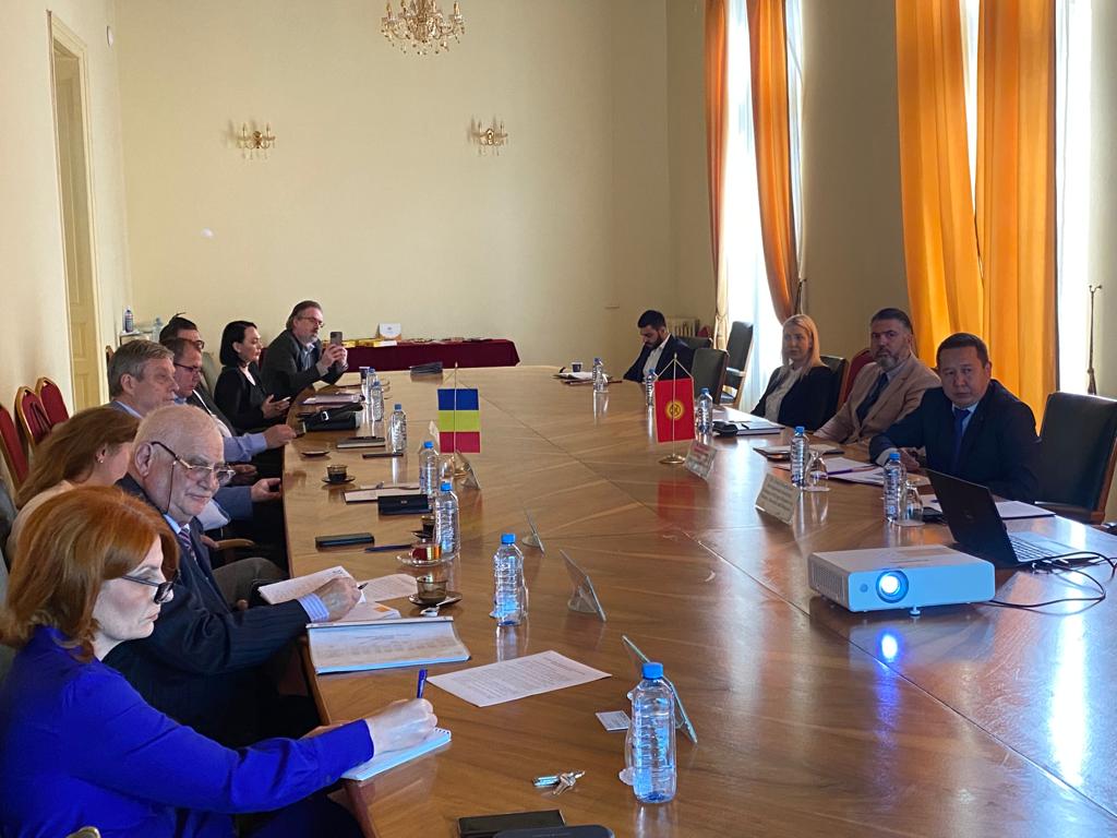 27 мая 2022 года Посольство Кыргызской Республики в Румынии с резиденцией в городе Киев в стенах Торгово-промышленной палаты г.Бухарест провело презентации об инвестиционных и туристических возможностях Кыргызской Республики.