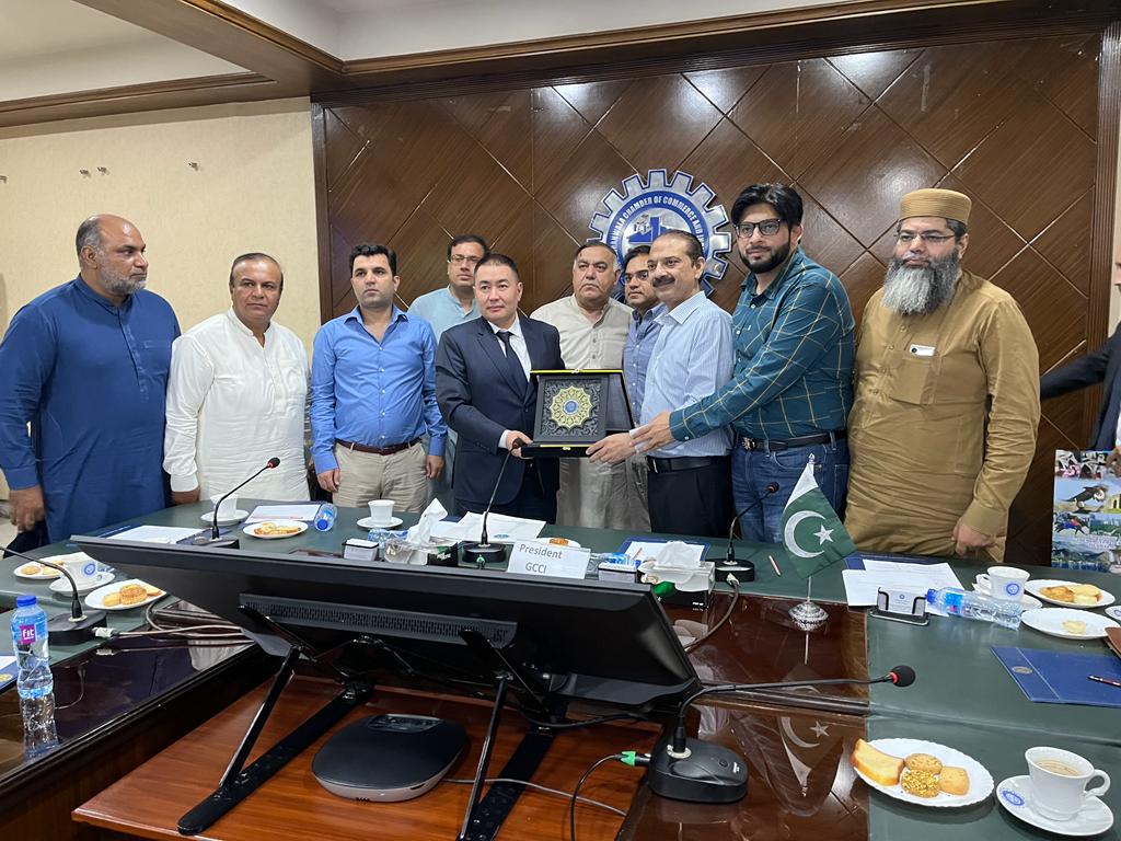 Ambassador Extraordinary and Plenipotentiary of the Kyrgyz Republic to the Islamic Republic of Pakistan Ulanbek Totuiaev visited the Gujranwala Chamber of Commerce and Industry.