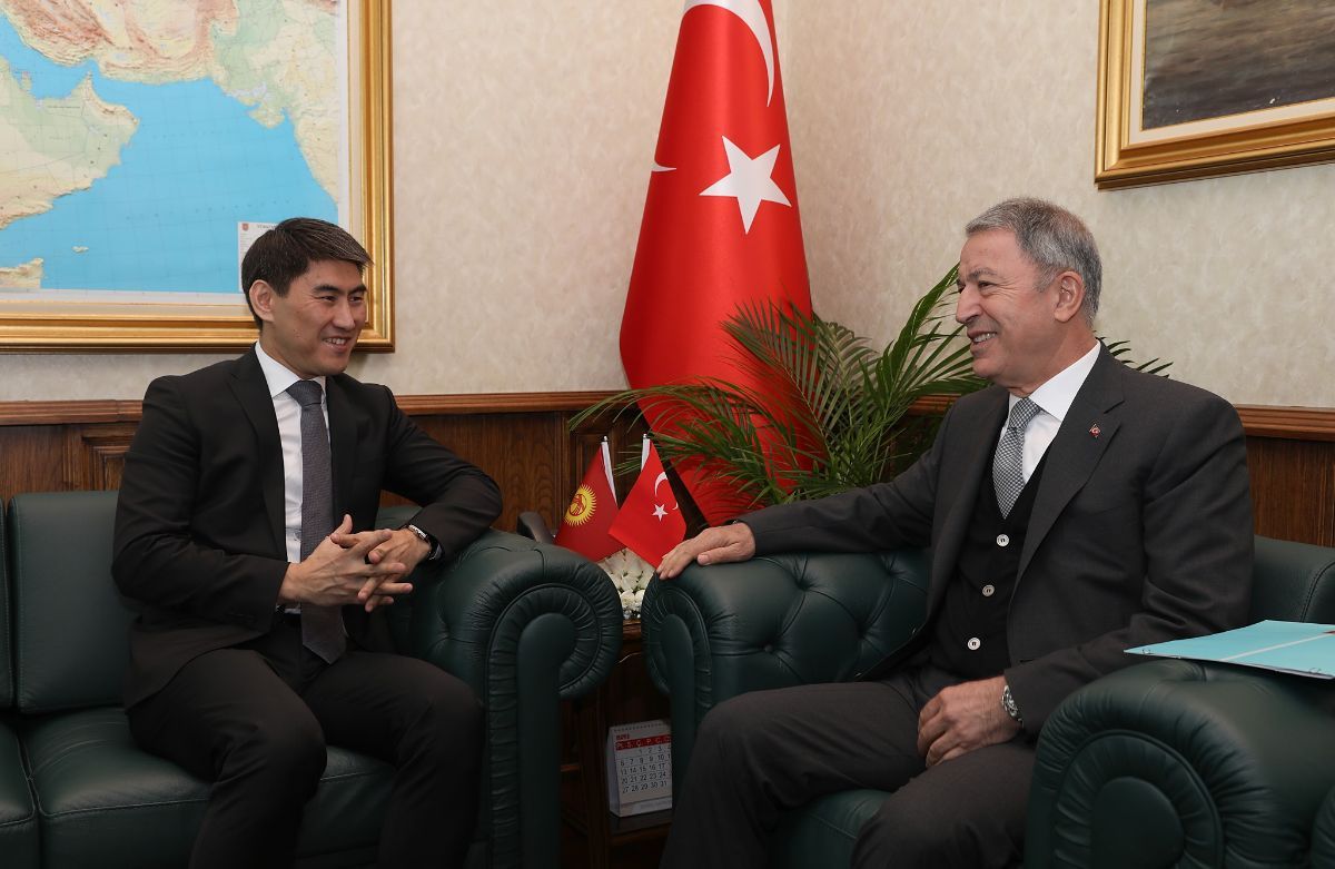 6 Mayıs 2019 tarihinde Bakan Çıngız Aydarbekov Türkiye Milli Savunma Bakanı Hulusi Akar ile Ankara'da bir araya geldi 