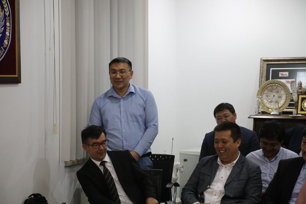 Министр Ч.Айдарбеков встретился с соотечественниками, проживающими в Турции