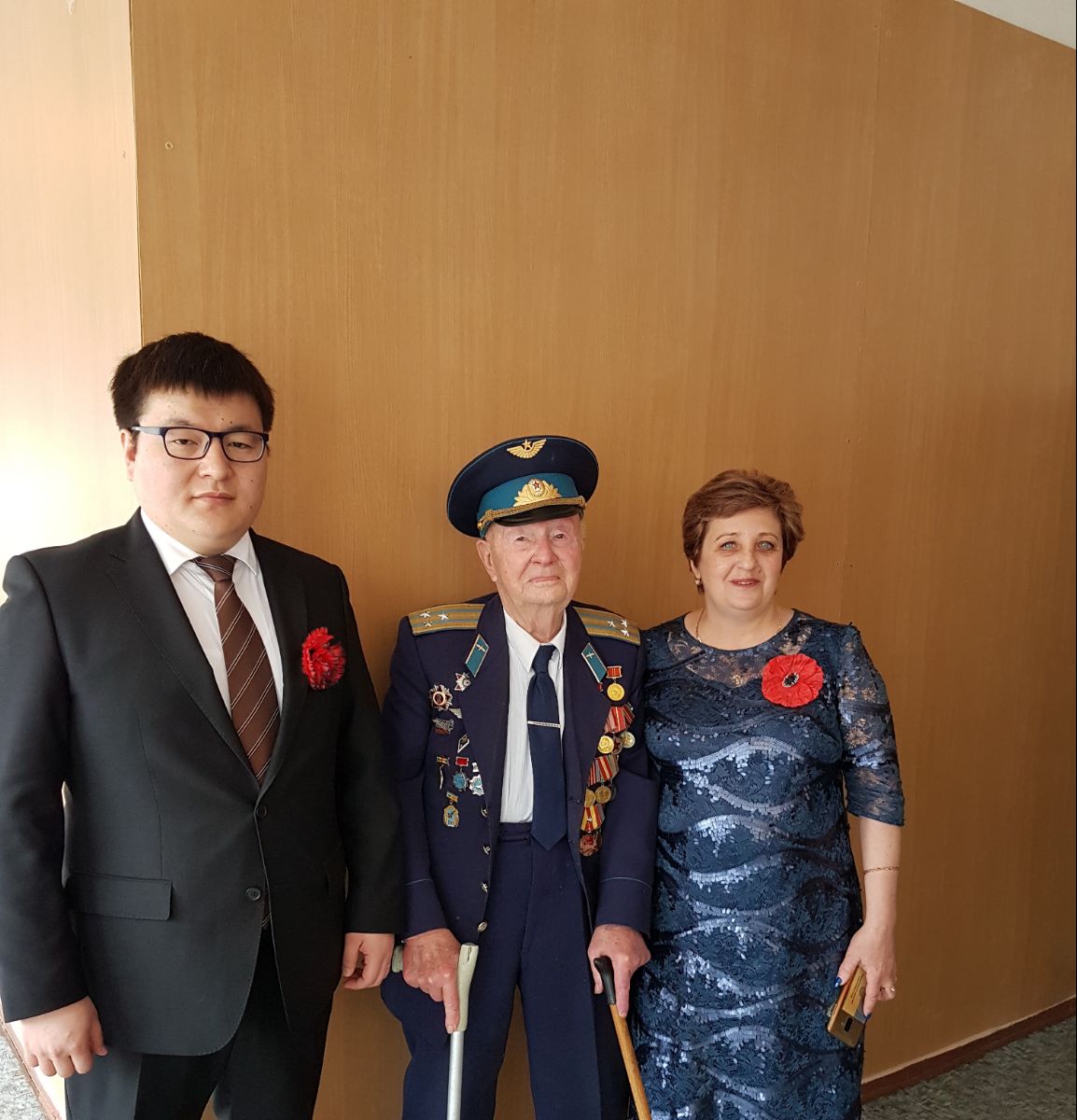 On May 8, 2019, the Embassy of the Kyrgyz Republic in Ukraine, representatives of the public association “Tosor Koomu” (Issyk-Kul region) and the Kyrgyz diaspora of the Dnipropetrovsk region took part in the event organized by secondary school # 52 in honor of the Hero of the Soviet Union Mukash Salakunov.