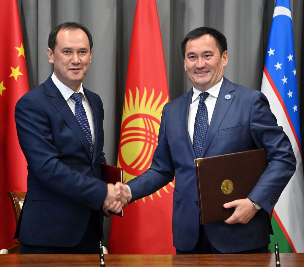 В Самарканде подписано Соглашение о сотрудничестве по проекту строительства железной дороги «Китай-Кыргызстан-Узбекистан» на участке на территории КР