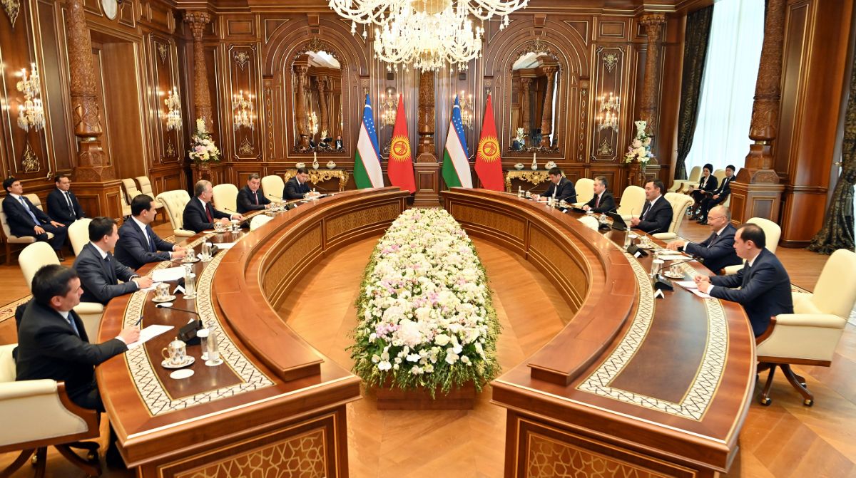 Президент Садыр Жапаров встретился с Президентом Узбекистана Шавкатом Мирзиёевым