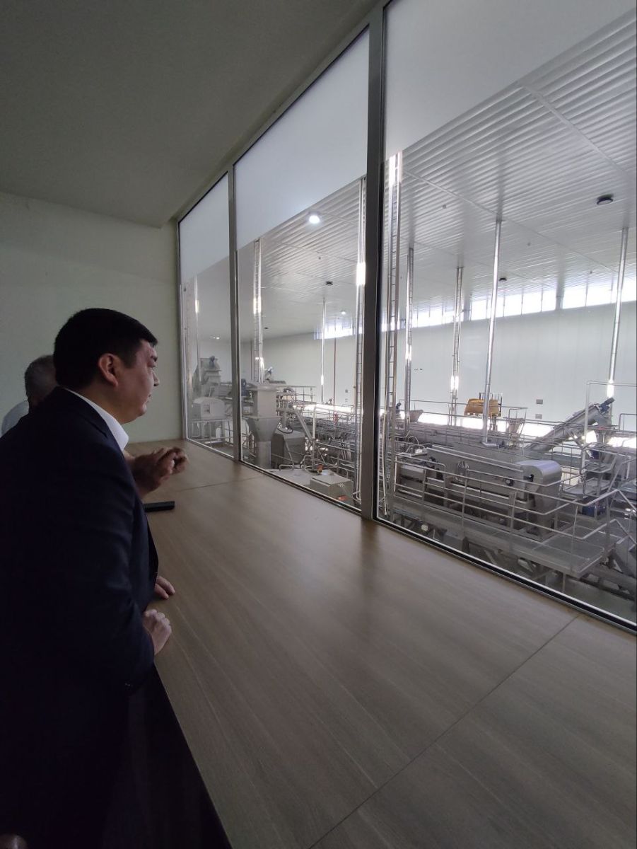 9 октября 2022 года Чрезвычайный и Полномочный Посол Кыргызской Республики в Республике Узбекистан Муса Джаманбаев посетил одну из крупнейших компаний Узбекистана - Агропромышленный картофельный кластер «АГРОВЕР».