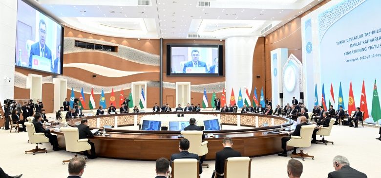 Президент Кыргызской Республики Садыр Жапаров сегодня, 11 ноября, выступил на девятом заседании Саммита лидеров стран-участниц Организации тюркских государств (ОТГ), которое проходит в г. Самарканд (Республика Узбекистан).