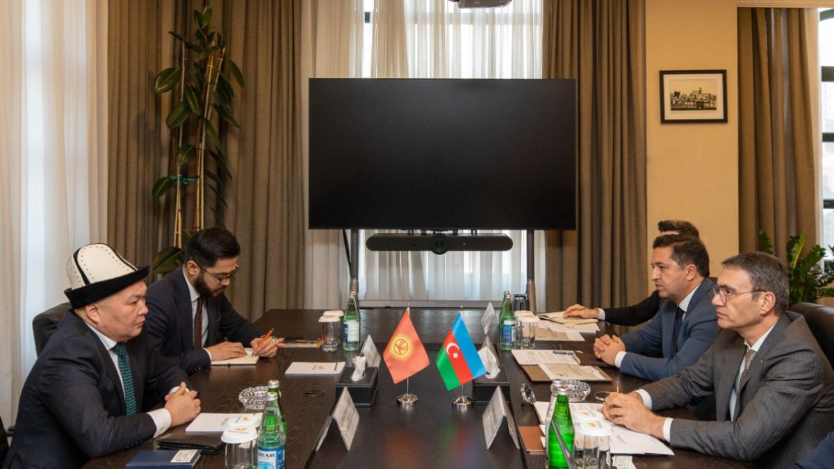 Meeting was held between the Ambassador Extraordinary and Plenipotentiary of the Kyrgyz Republic to the Republic of Azerbaijan Kairat Osmonaliev and the Chairman of the Board of AzerGold CJSC Zakir Ibragimov