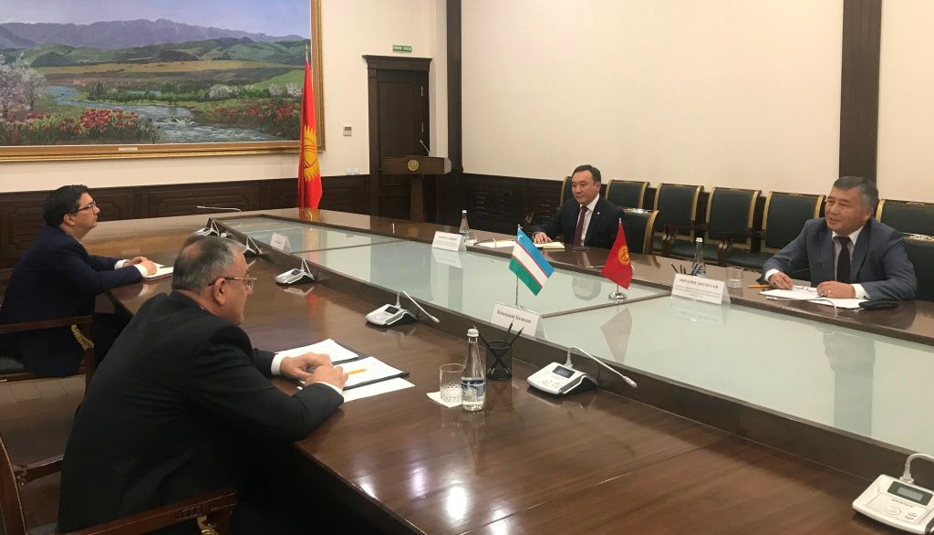 Состоялась встреча Чрезвычайного и Полномочного Посла Кыргызской Республики в Республике Узбекистан Ибрагима Джунусова с Председателем Верховного суда Республики Узбекистан Козимджаном Камиловым.