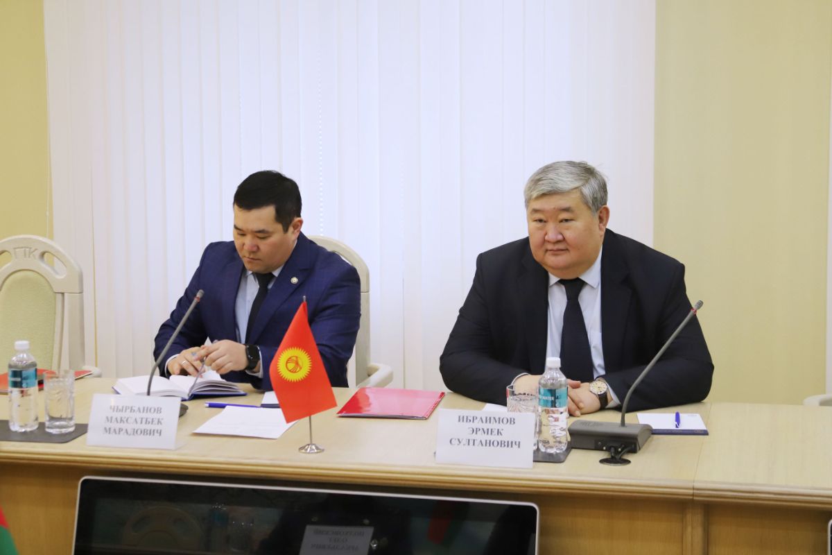 В Государственном таможенном комитете обсудили взаимодействие таможен Беларуси и Кыргызстана в наращивании торгового оборота.