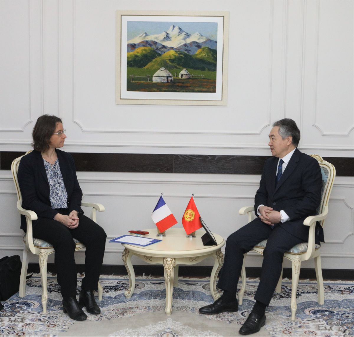 On April 7, 2023, Minister of Foreign Affairs of the Kyrgyz Republic Zheenbek Kulubaev met with Advisor to the French President Isabelle Dumont.

During the meeting, parties exchanged views on relevant issues of bilateral cooperation between Kyrgyzstan and France. In order to further intensify cooperation, Minister Kulubaev noted the importance of maintaining active political contacts, increasing the volume of mutual trade, promoting joint projects in various areas of mutual interest.

Minister Kulubaev emphasized the prospects of the country's hydropower potential and outlined the importance of attracting French investors and specialists to projects in this area. Mutual interest was expressed in continuing cooperation on projects with «Electricité de France».

The parties also discussed relevant issues of the regional and international agenda.