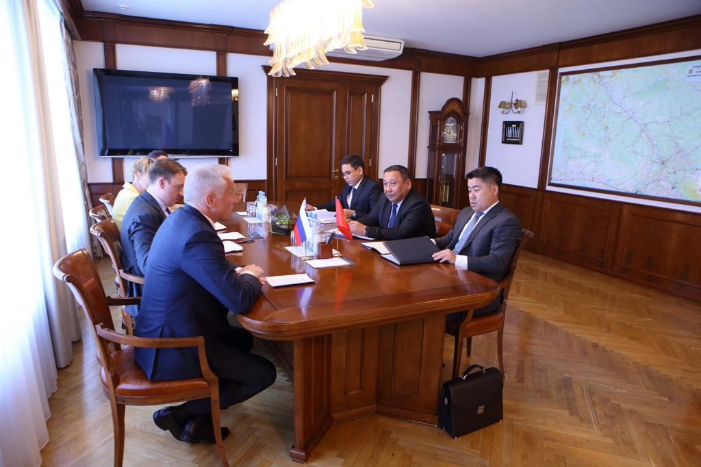 Генеральный консул Кыргызской Республики в г. Новосибирске Айбек Айдарбеков, в период с 7 по 8 июня 2023 года посетил с рабочим визитом город Томск.