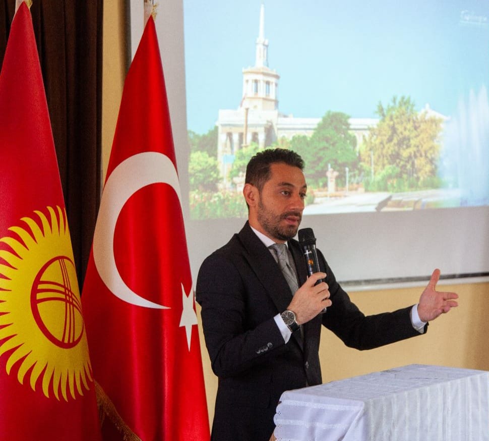 2023-жылдын 15-июлунда, Кыргыз Республикасынын Стамбул шаарындагы Башкы консулдугу “Түрк дүйнөсү соода платформасынын” алкагында “Кыргыз Республикасынын инвестициялык жана рыноктук мүмкүнчүлүктөрү” бизнес форумун өткөрдү.