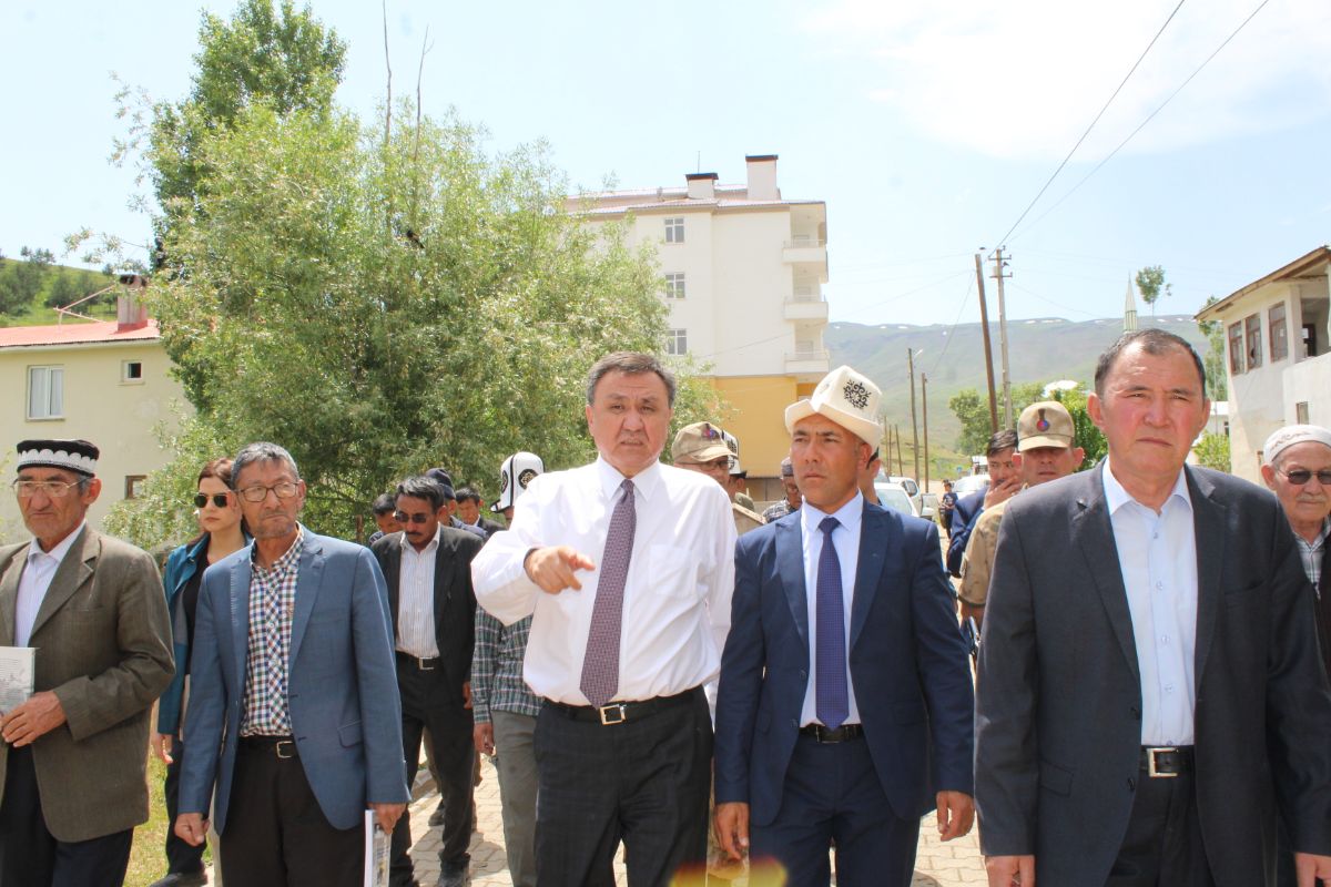 Büyükelçisi Kubanıçbek Ömüraliyev etnik Kırgızların yaşadığı Van ilini ziyaret etti