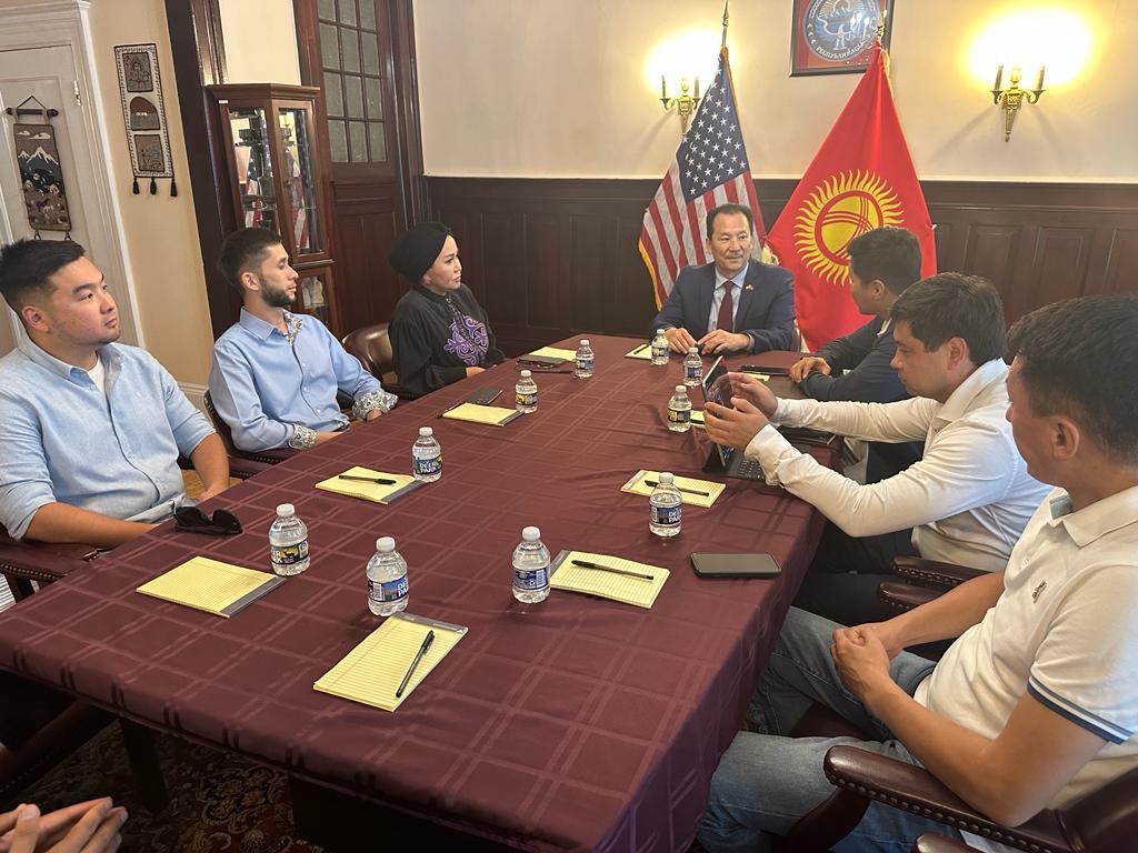Обсуждены вопросы улучшения сотрудничества между кыргызскими и американскими бизнесменами