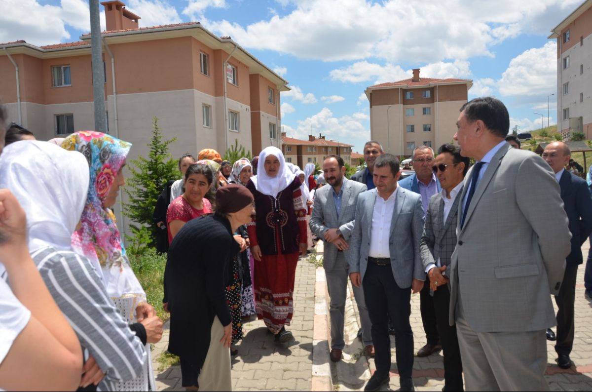 23 июня т.г. Чрезвычайный и Полномочный Посол Кыргызской Республики в Турецкой Республике К.Омуралиев совершил рабочую поездку в район Чубук г.Анкары, где проживают этнические кыргызы.