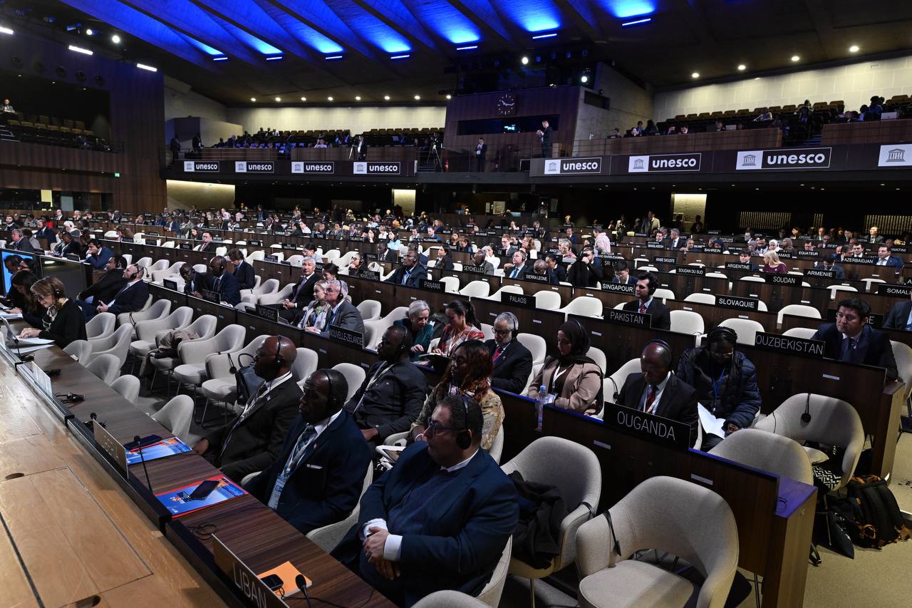 Президент Садыр Жапаров Парижде өтүп жаткан ЮНЕСКОнун Башкы конференциясынын 42-сессиясында сөз сүйлөдү