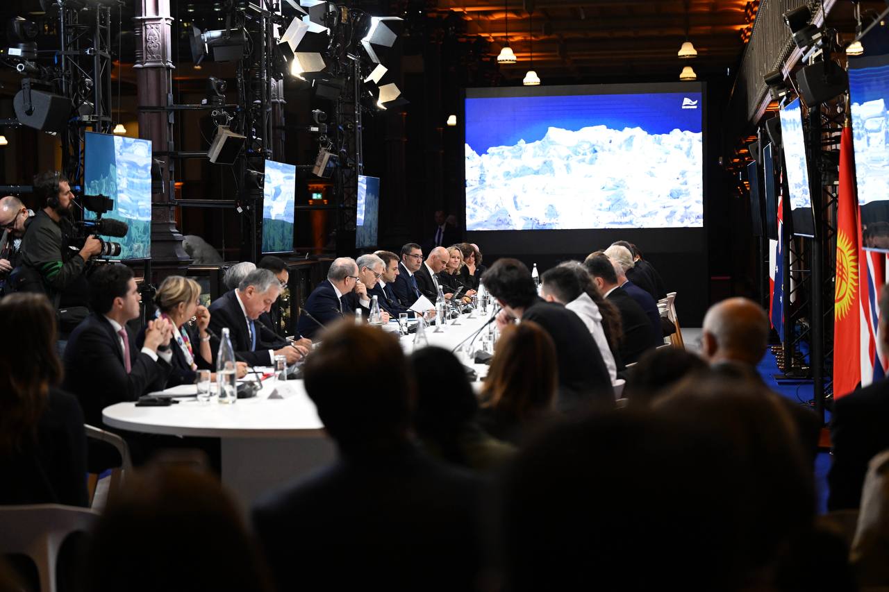 Президент Садыр Жапаров на «Полярном Саммите Одна планета» призвал объединить усилия по поиску путей сохранения ледников и сотрудничеству по охране зоны формирования водных ресурсов