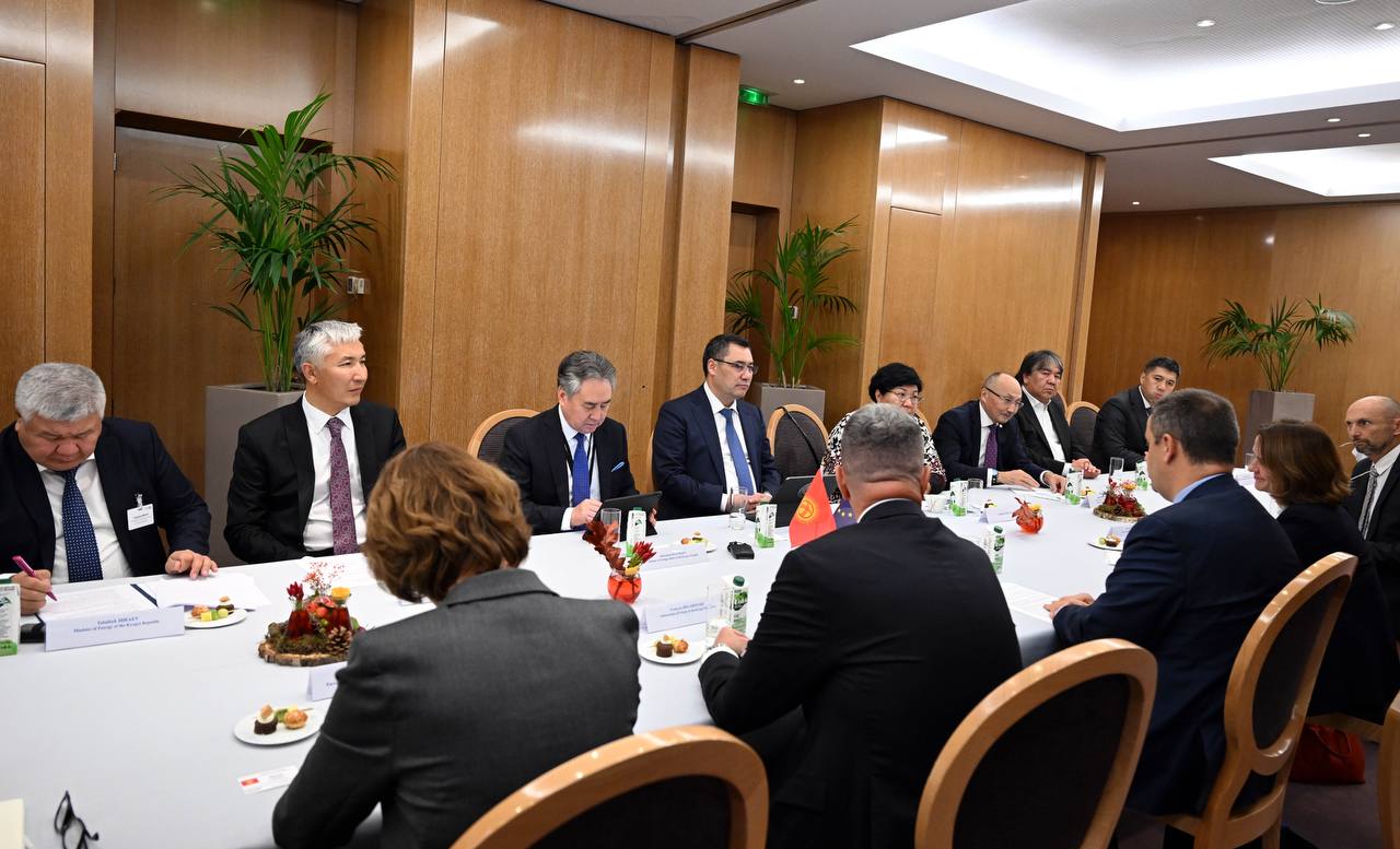 Президент Садыр Жапаров встретился с Председателем Совета директоров и генеральным директором компании «EDF» Люком Ремоном