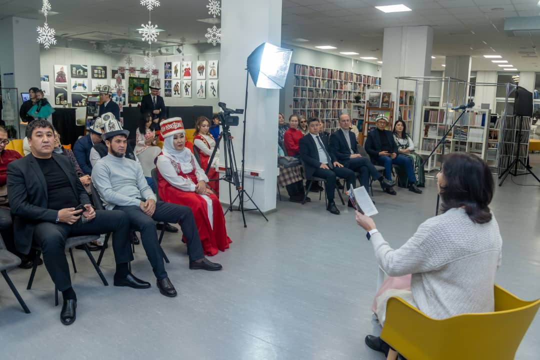 12 декабря 2023 года, при содействии Генерального консульства Кыргызской Республики в г. Новосибирске, в Новосибирской государственной областной научной библиотеке проведен День национальной литературы Кыргызской Республики.
