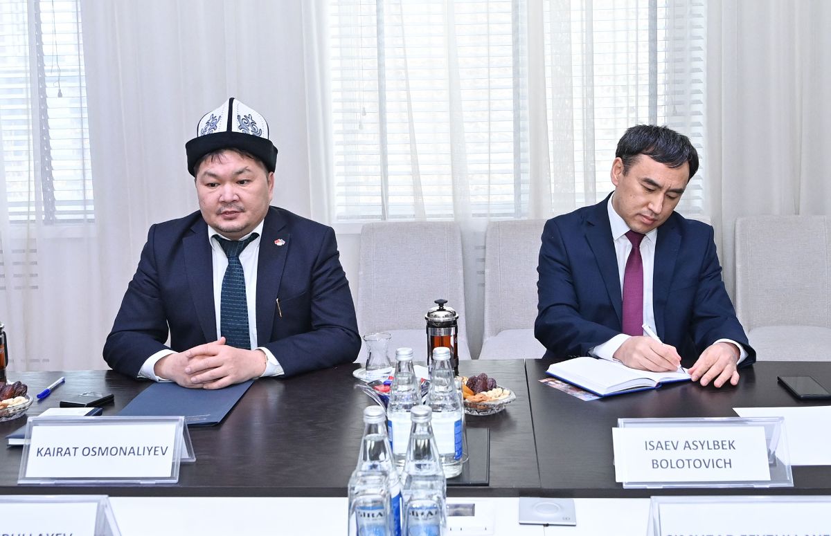 On the meeting of the Ambassador Extraordinary and Plenipotentiary of the Kyrgyz Republic to the Azerbaijan Republic Kairat Osmonaliev with the Minister of Science and Education of the Azerbaijan Republic Emin Amrullaev
