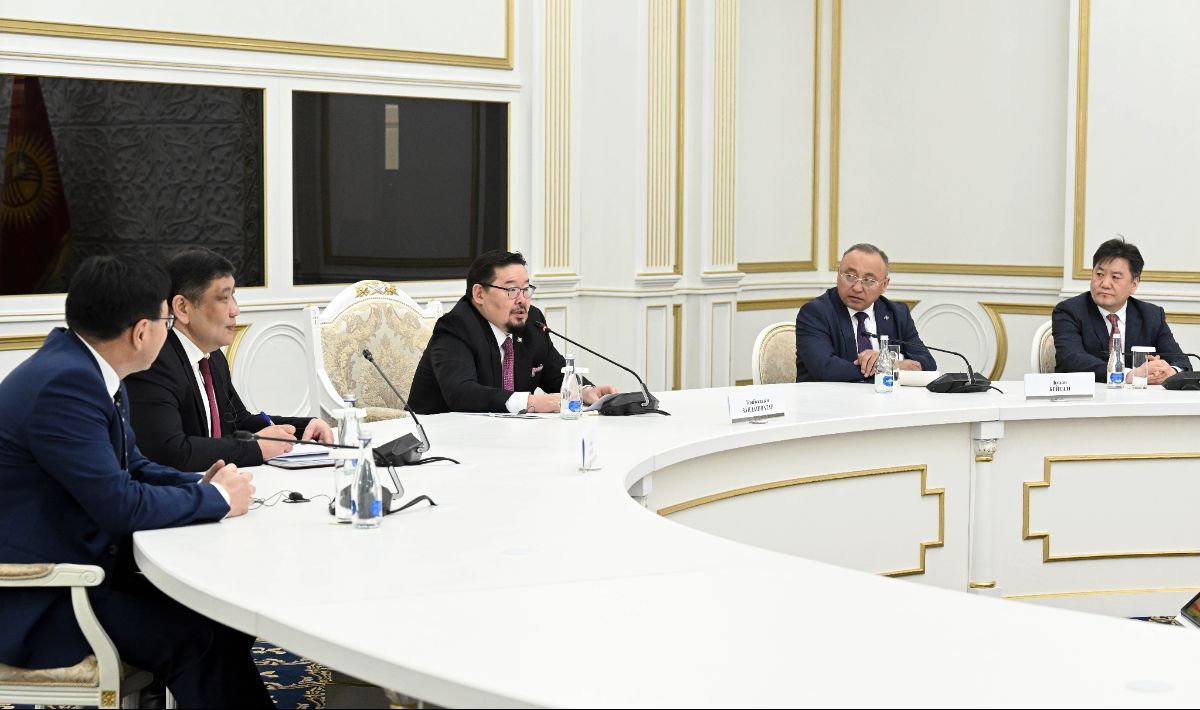Президент Садыр Жапаров Монголия парламентинин төрагасы Гомбожавын Занданшатарды кабыл алды