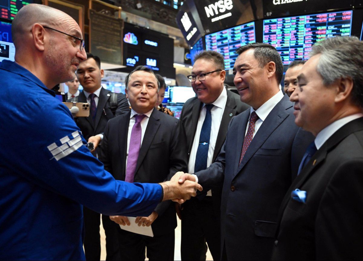 Визит Президента Кыргызской Республики Садыра Жапарова на Нью-Йоркскую фондовую биржу (NYSE), расположенную на Уолл-стрит