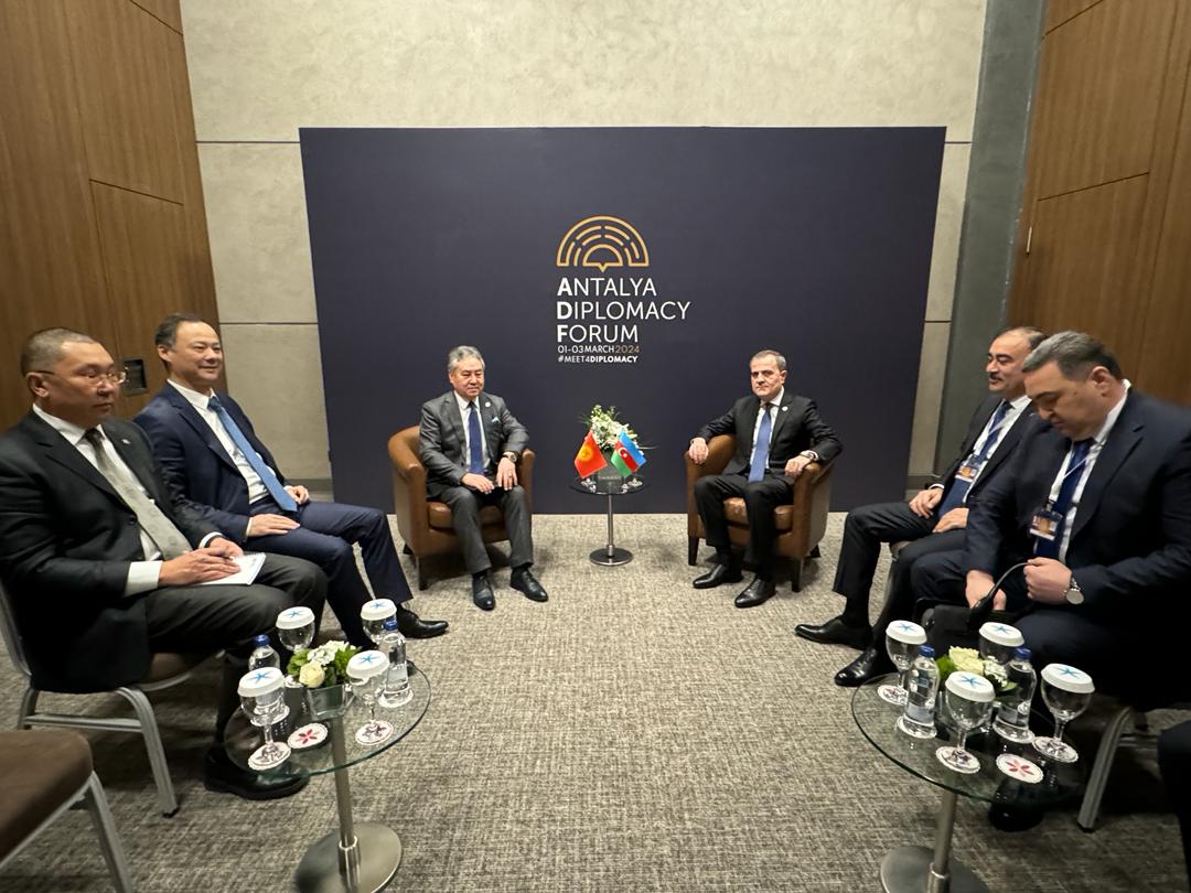 On the margins of the 3rd Antalya Diplomatic Forum in Antalya, the Minister of Foreign Affairs of the Kyrgyz Republic Zheenbek Kulubaev met with the Minister of Foreign Affairs of the Republic of Azerbaijan Ceyhun Bayramov