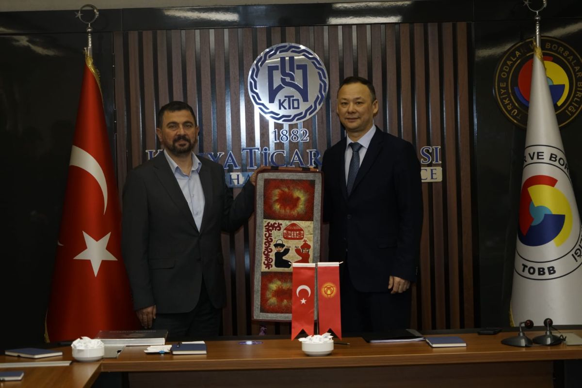 As part of a working trip to the city of Konya, Ambassador Ruslan Kazakbaev met with representatives of Turkish companies interested in doing business in Kyrgyzstan, who are also members of the Konya Chamber of Commerce. The meeting took place at the Konya Chamber of Commerce.