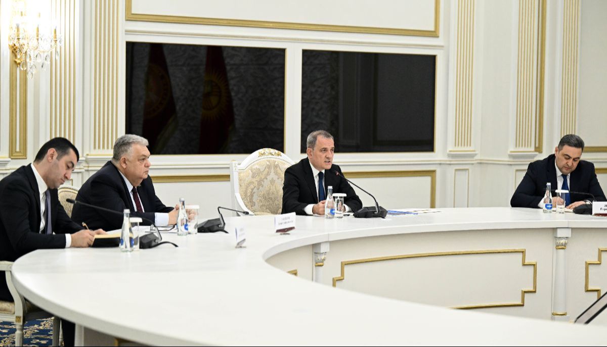 Президент Садыр Жапаров Азербайжандын тышкы иштер министри Жейхун Байрамовду кабыл алды