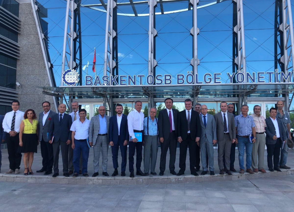 Büyükelçi Kubanıçbek Ömüraliyev, Başkent Organize Sanayi Bölgesi (Başkent OSB) Yönetim Kurulu Başkanı Şadi Türk’ü ziyaret etti